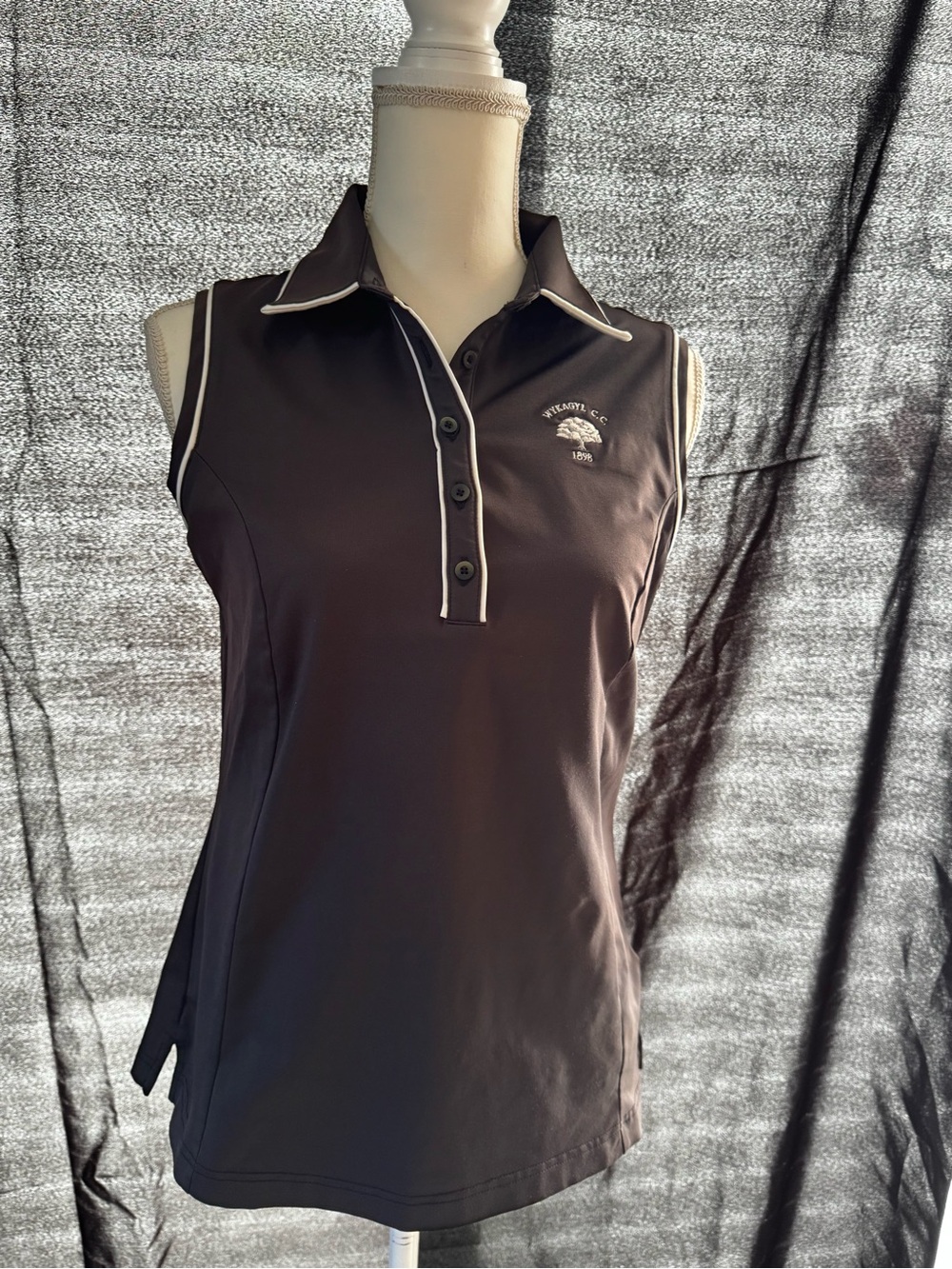 Adidas Sleeveless Gray Golf Shirt with Contrast Piping